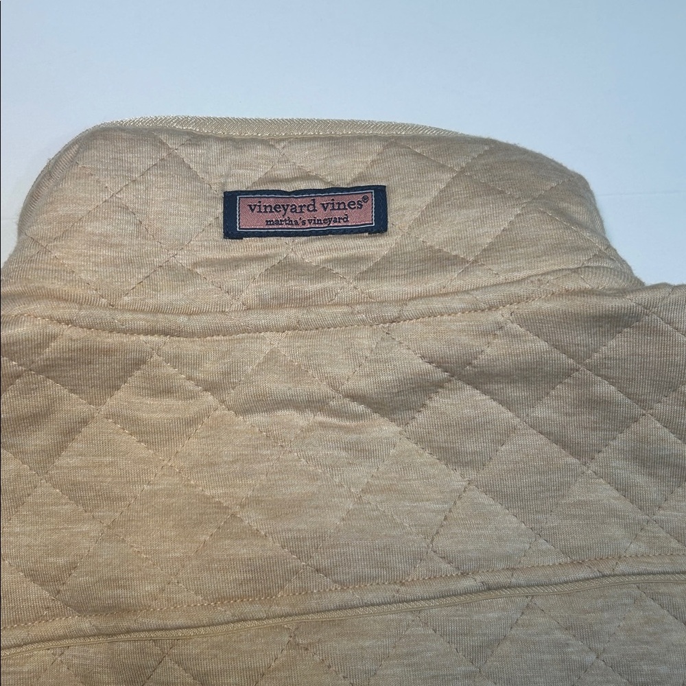Vineyard Vines quilted pullover - Picture 5 of 8